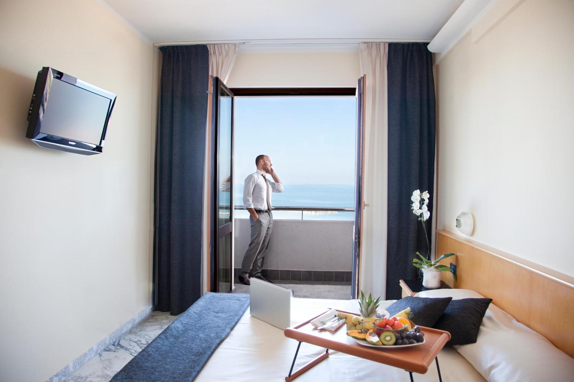 Hotel Mistral Termoli Exterior photo