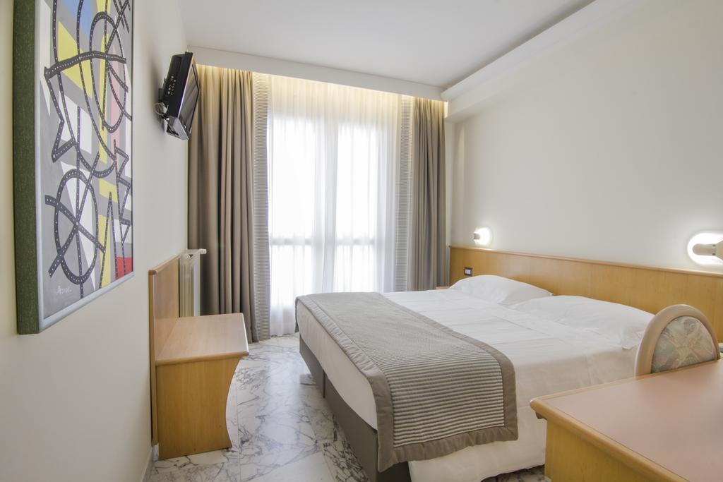 Hotel Mistral Termoli Exterior photo